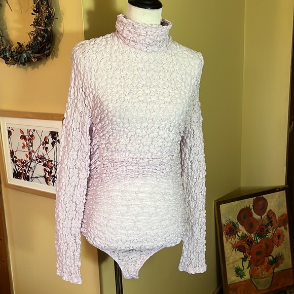 FREE PEOPLE Size Medium DAY-NIGHT Ruched LACE Mockturtle Bodysuit Stretch $68NEW - Picture 2 of 16